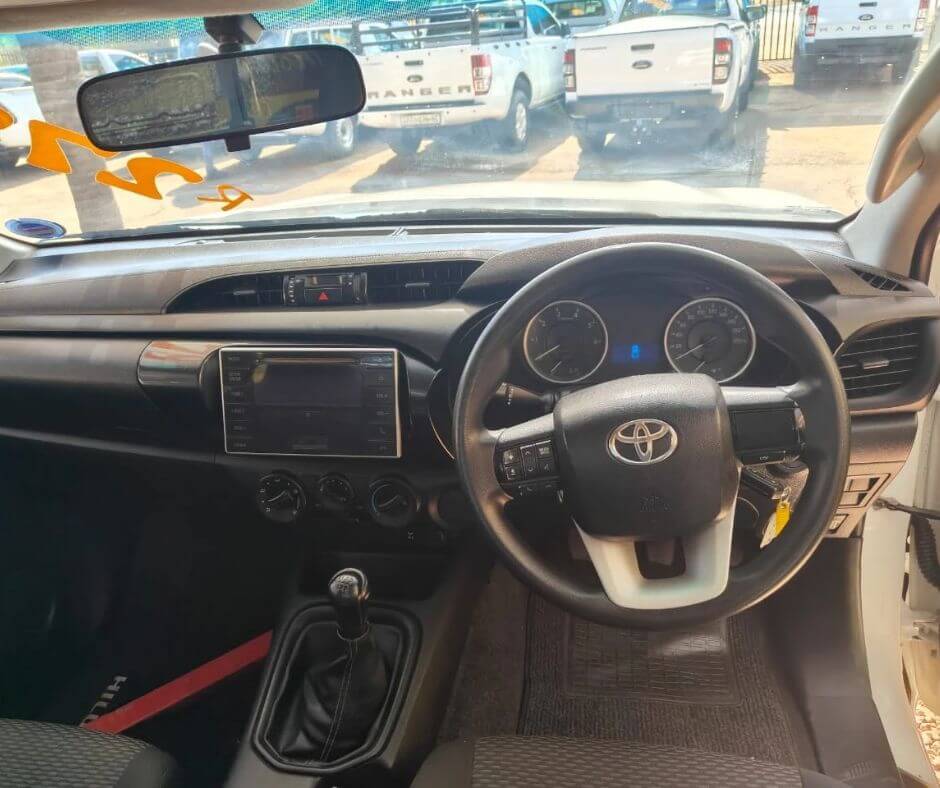 
								Toyota Hilux full									