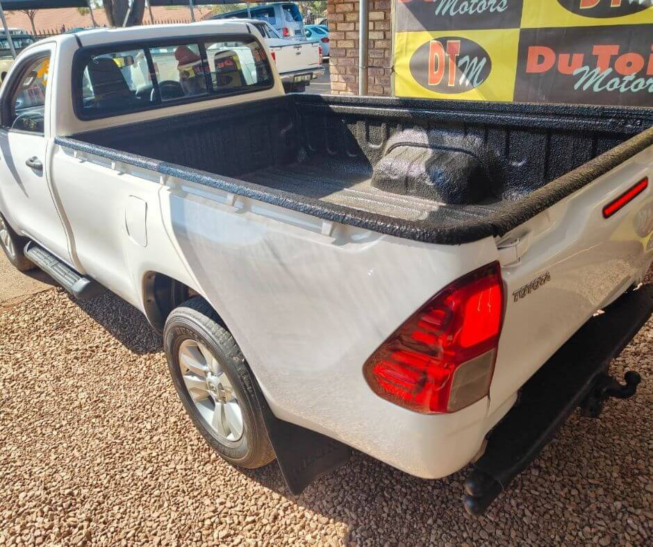 
								Toyota Hilux full									