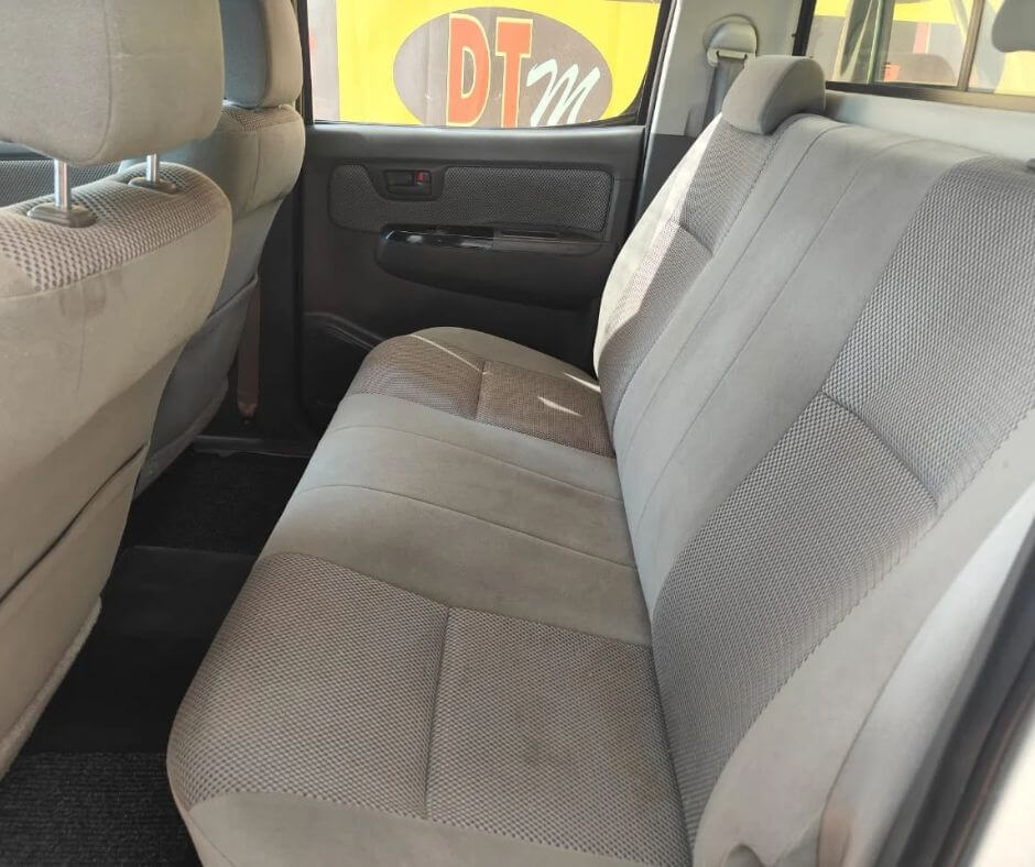 
								Toyota Hilux full									