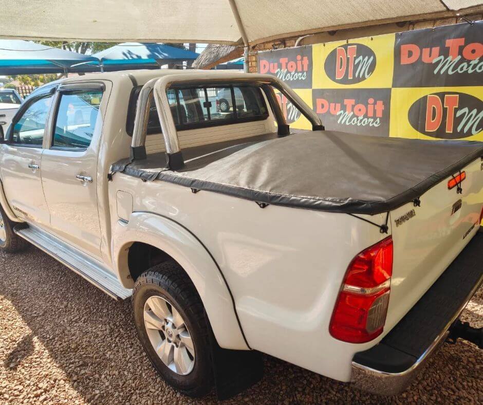 
								Toyota Hilux full									