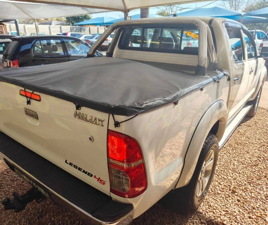 
								Toyota Hilux full									