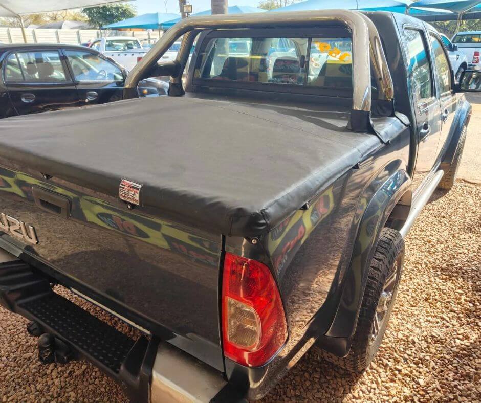 
								Isuzu KB300 full									
