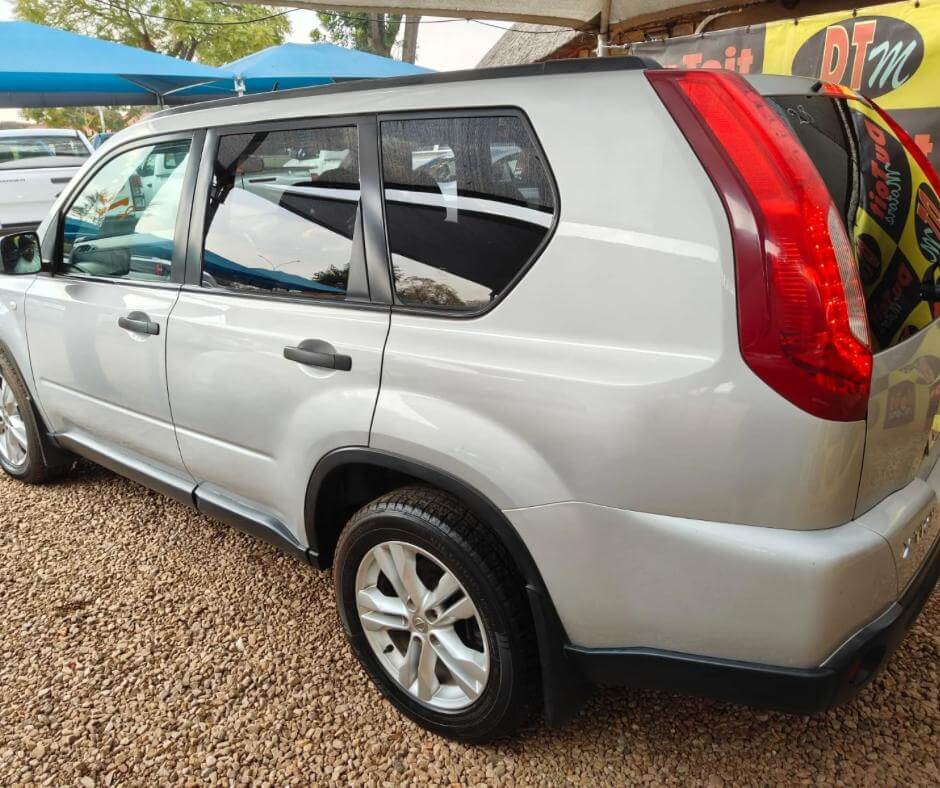 
								Nissan X-Trail full									