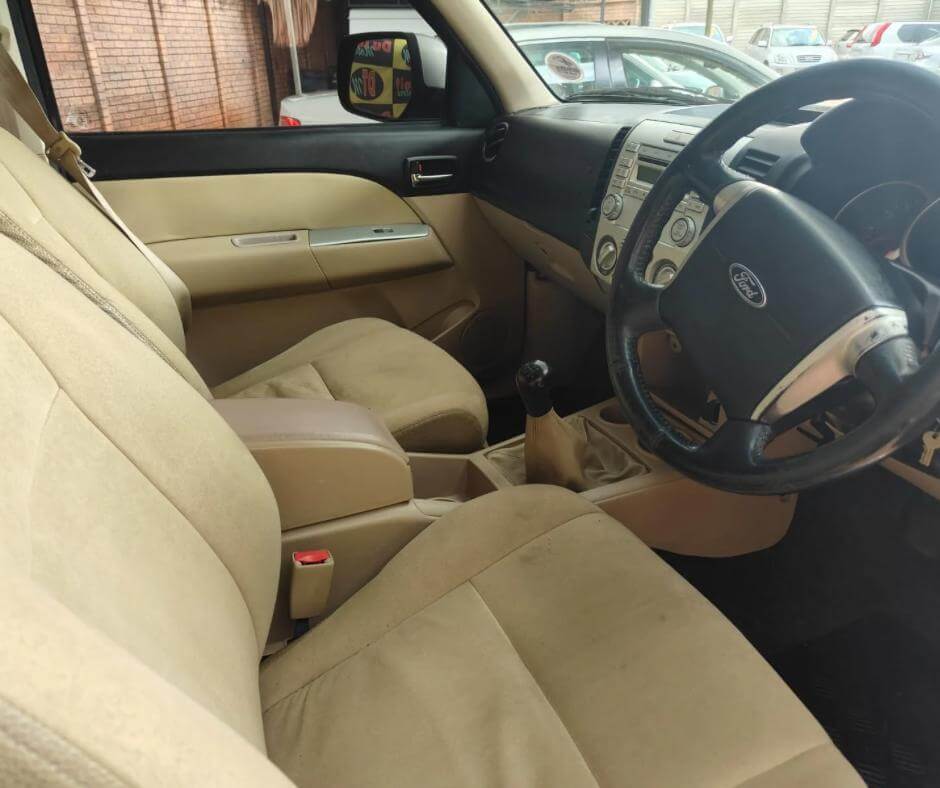 
								Ford Everest full									