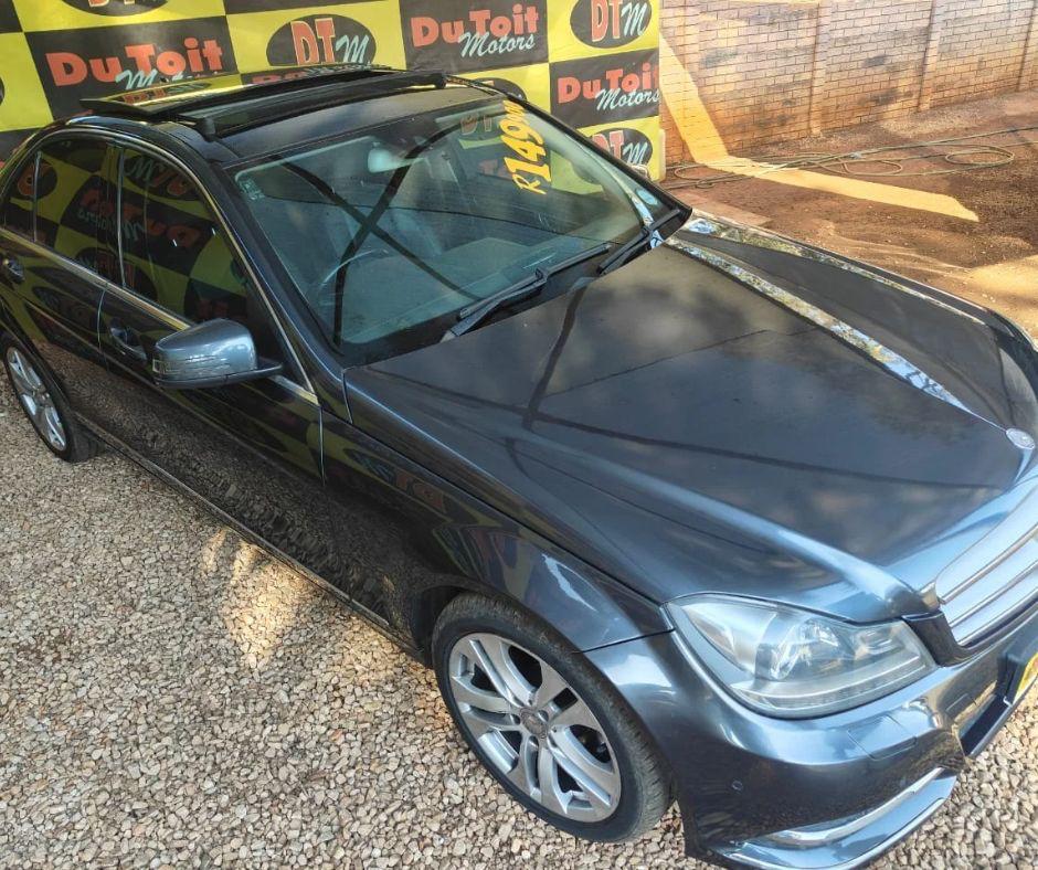 
								Mercedes-Benz C200 full									