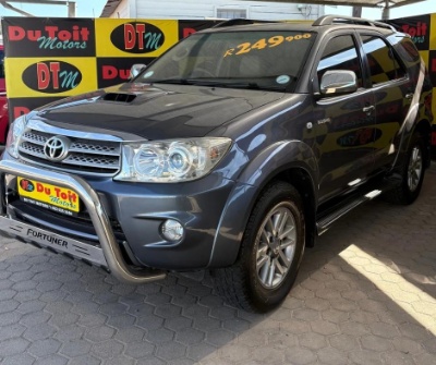 
								Toyota Fortuner full									