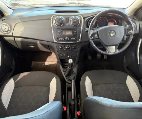 
								Renault Sandero full									