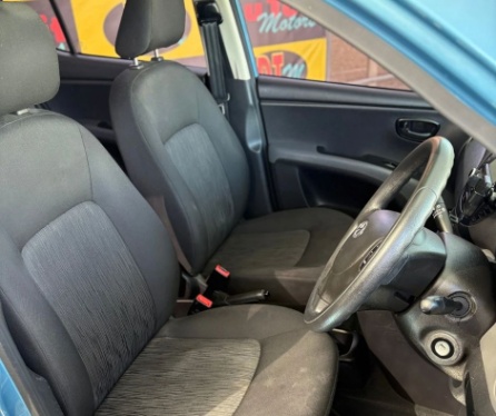 
								Hyundai i10 full									