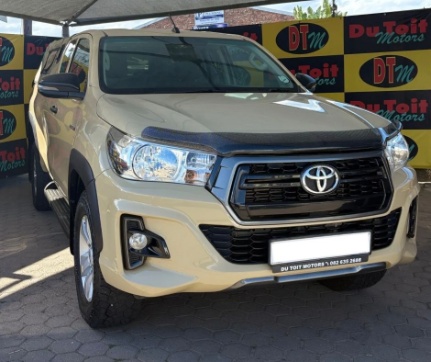
								Toyota Hilux full									