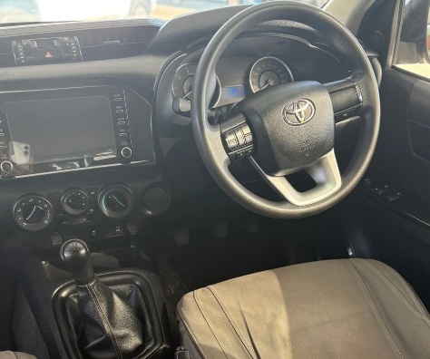 
								Toyota Hilux full									