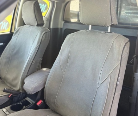 
								Toyota Hilux full									