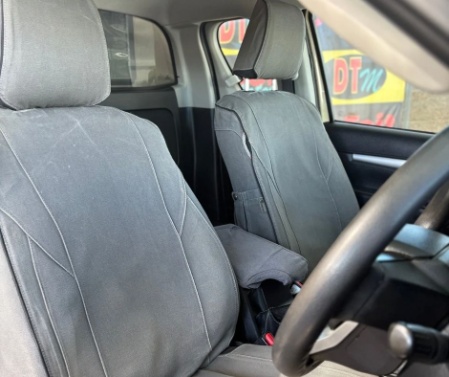 
								Toyota Hilux full									