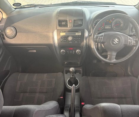 
								Suzuki SX4 full									
