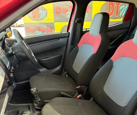 
								Renault Kwid full									