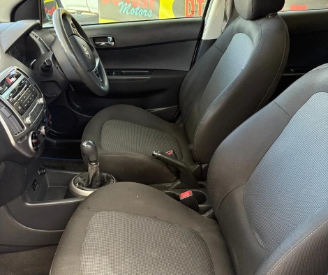 
								Hyundai I20 full									