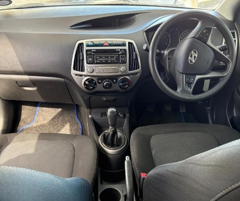 
								Hyundai I20 full									