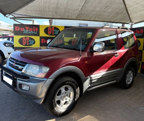 
								Mitsubishi Pajero full									