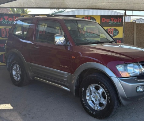 
								Mitsubishi Pajero full									
