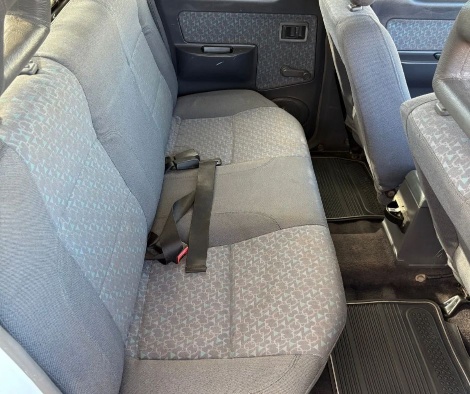 
								Nissan Hardbody 2.7 full									