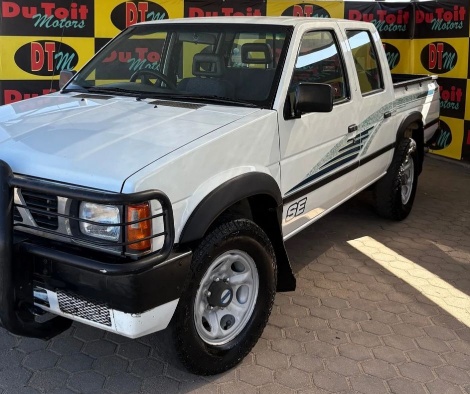 
								Nissan Hardbody 2.7 full									