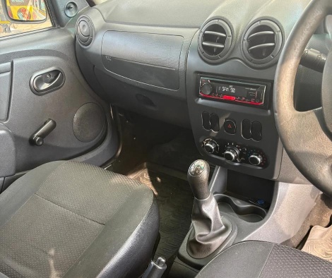 
								Nissan Np200 full									