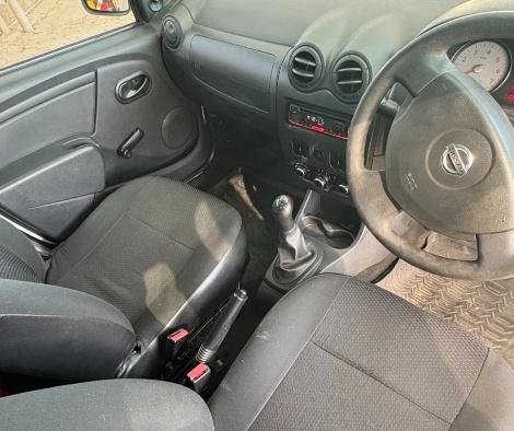 
								Nissan Np200 full									