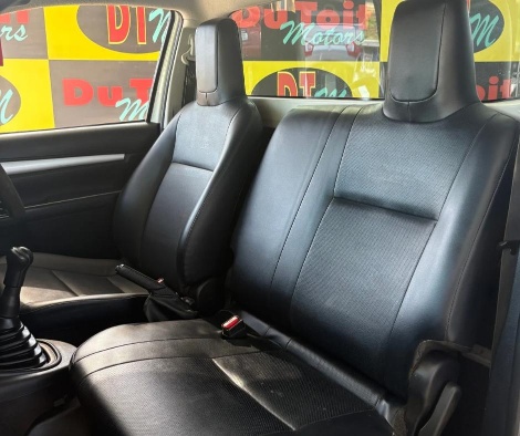 
								Toyota Hilux 2.4 GD full									