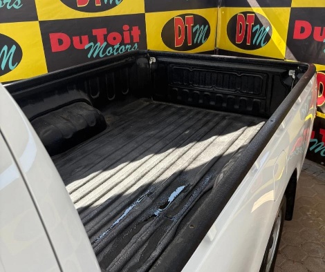 
								Toyota Hilux 2.4 GD full									