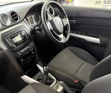 
								Suzuki Vitara full									