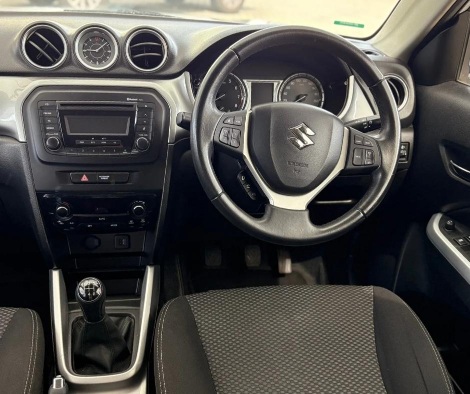 
								Suzuki Vitara full									