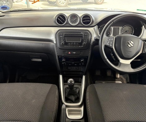 
								Suzuki Vitara full									