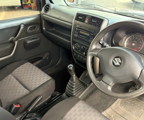 
								Suzuki Jimny full									