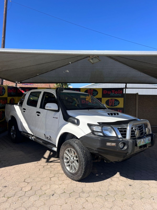 
								Toyota Hilux full									