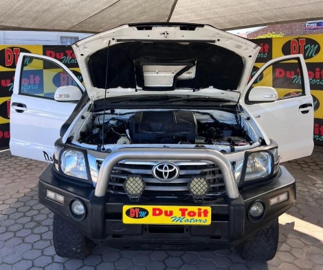
								Toyota Hilux full									