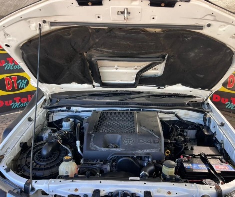 
								Toyota Hilux full									