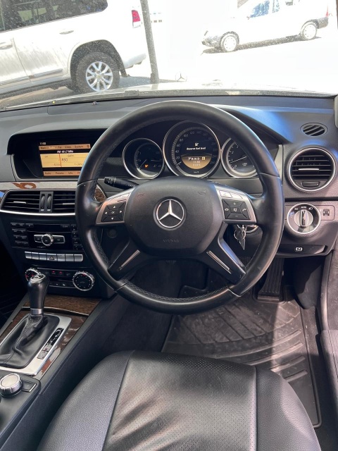 
								Mercedes-Benz full									