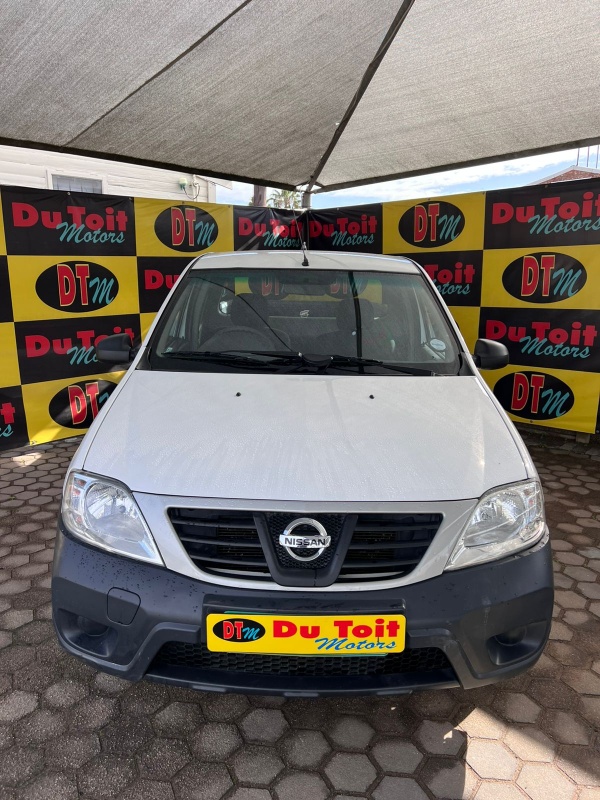 
								Nissan Np 200 full									