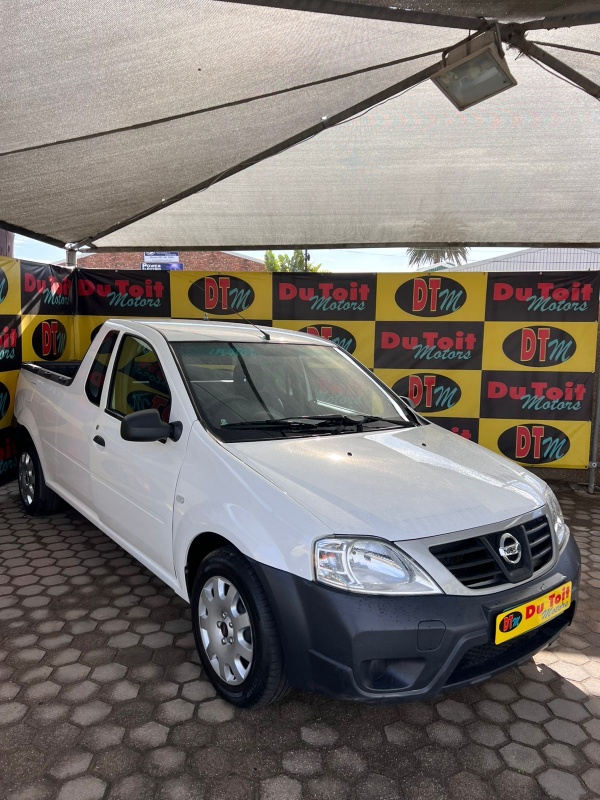 
								Nissan Np 200 full									