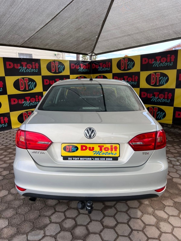 
								Volkswagen JETTA full									