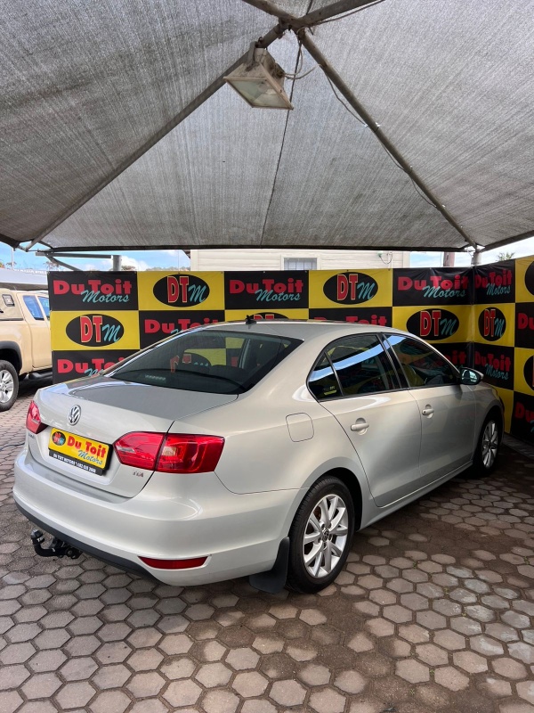 
								Volkswagen JETTA full									