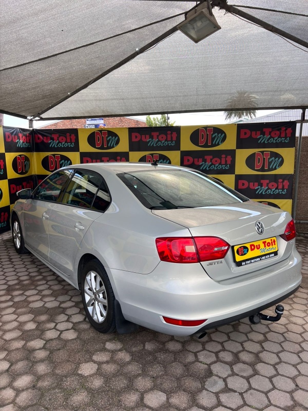 
								Volkswagen JETTA full									