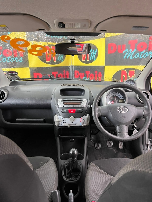 
								2013 Toyota Aygo full									