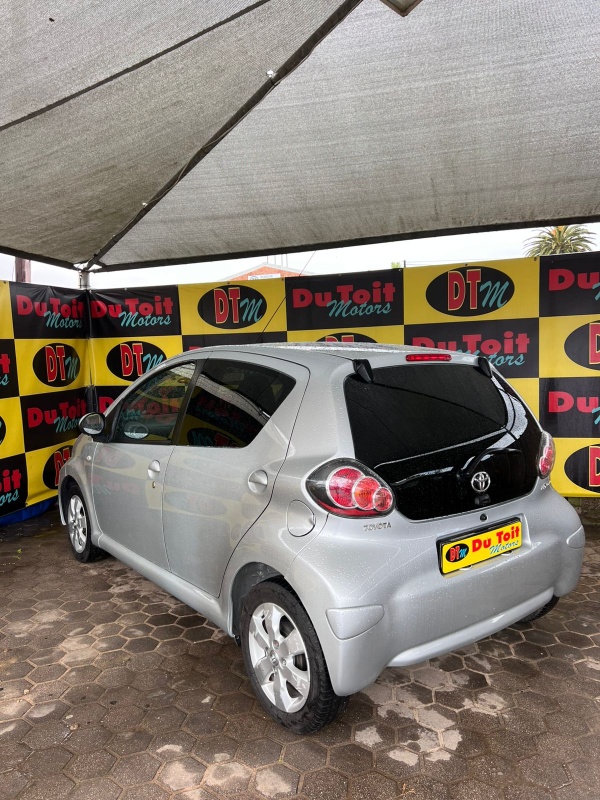 
								2013 Toyota Aygo full									