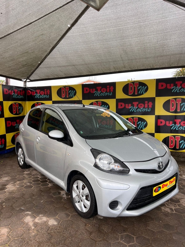 
								2013 Toyota Aygo full									