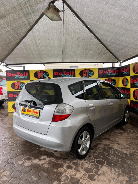 
								2009 honda Jazz full									