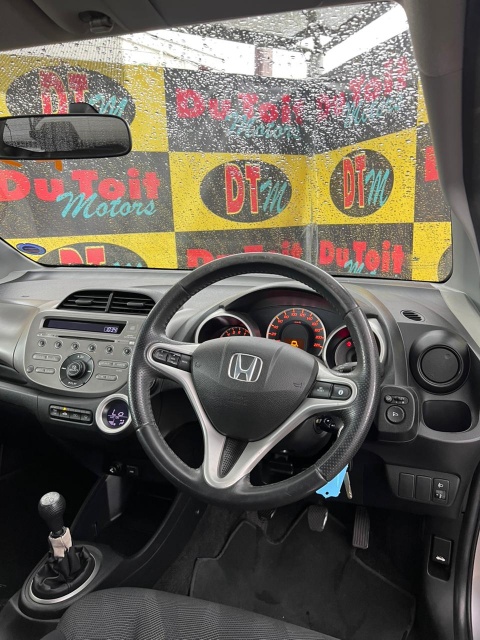 
								2009 honda Jazz full									