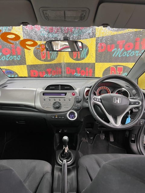 
								2009 honda Jazz full									