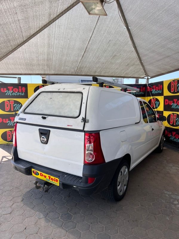 
								2021 Nissan NP 200 full									