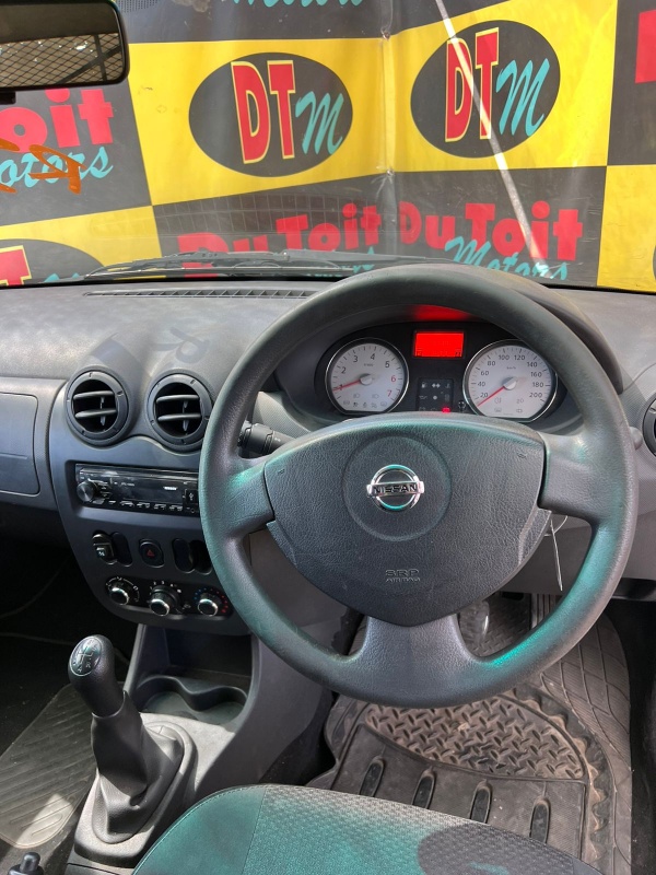 
								2021 Nissan NP 200 full									