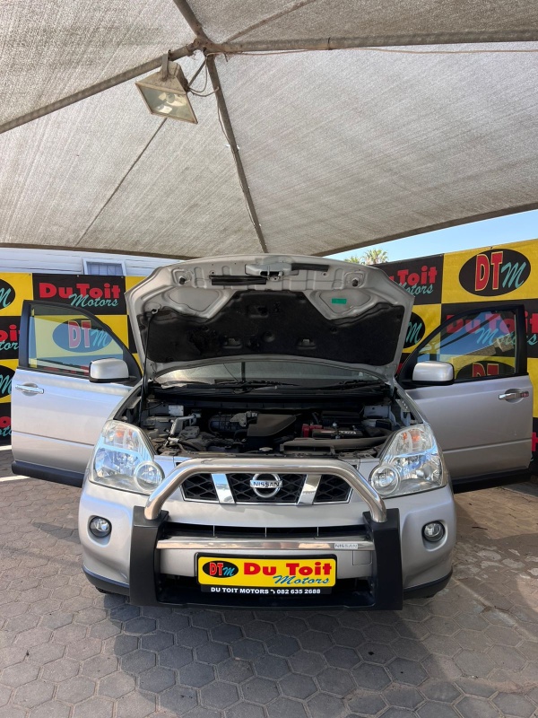 
								2010 Nissan X-trail full									